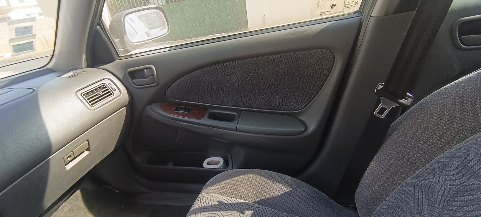 Toyota Avansis 1998