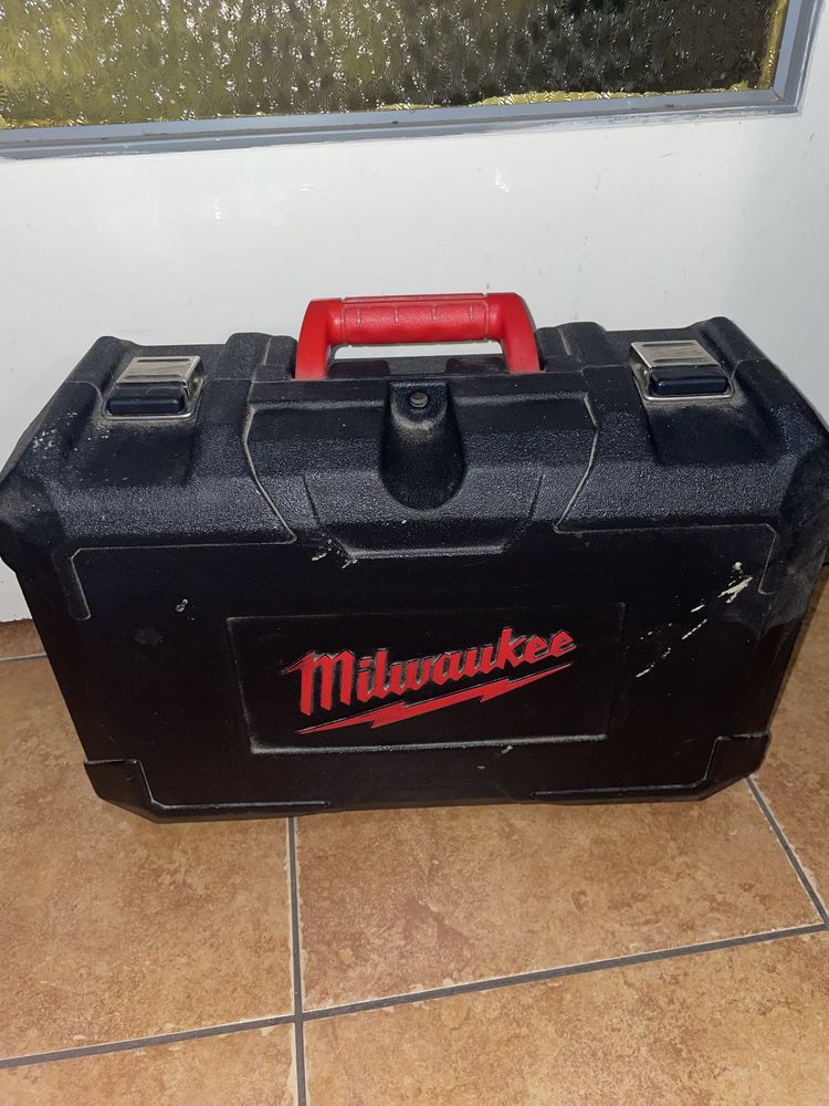 piła taśmowa milwaukee m12