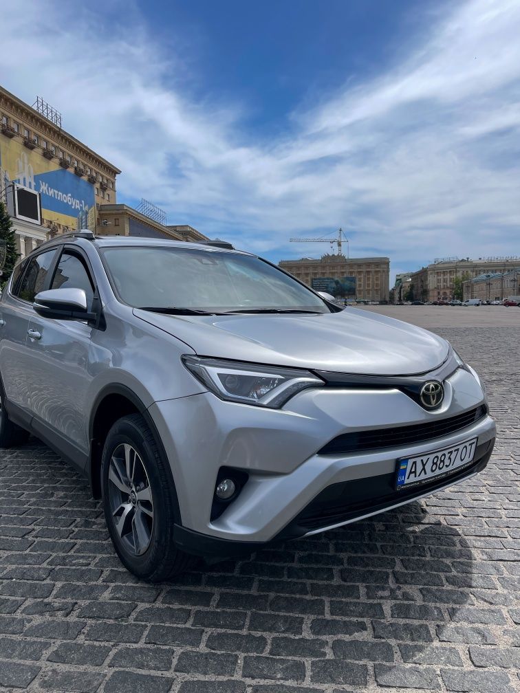 Toyota Rav 4 2017 року