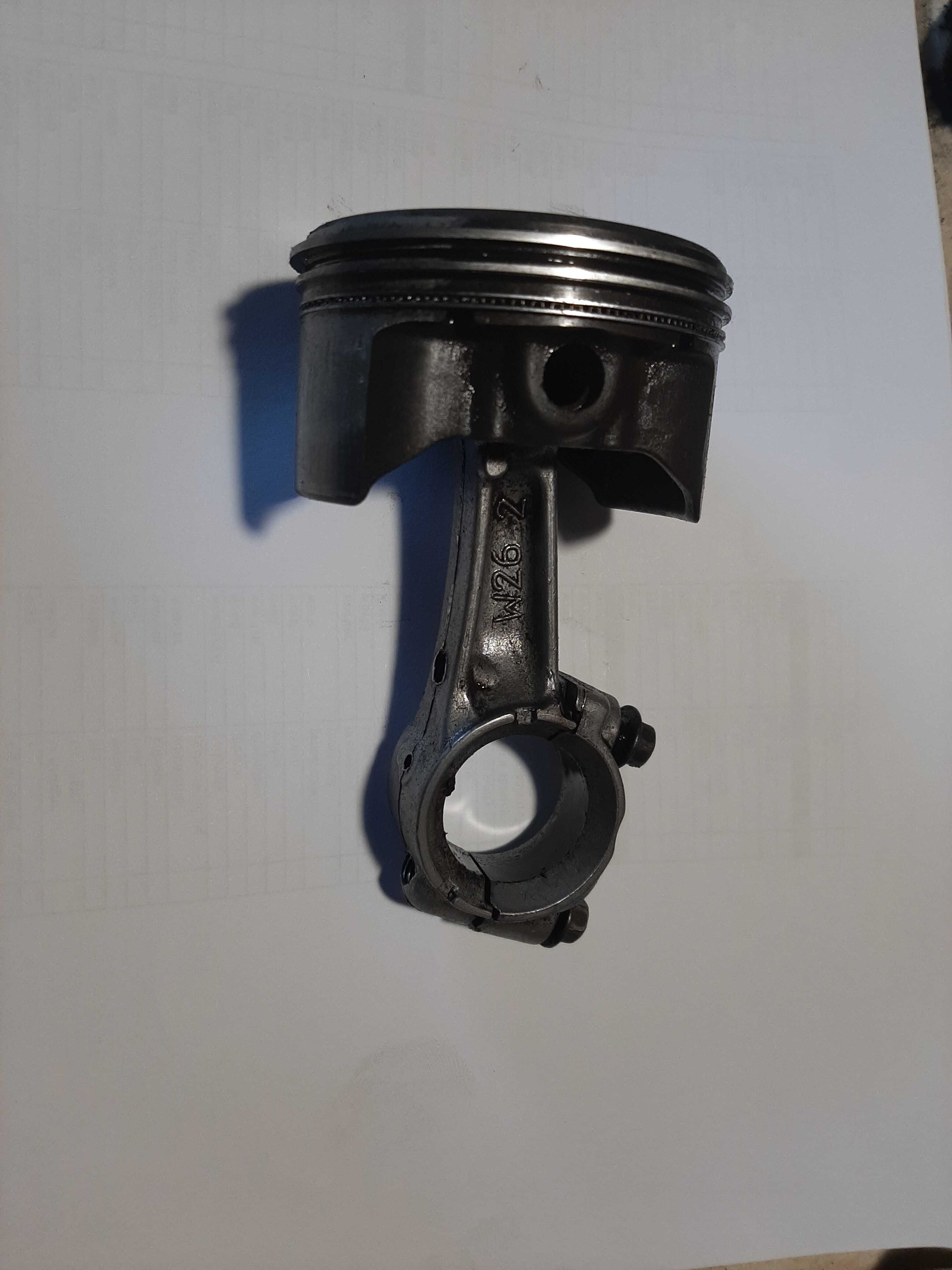 Tłok z korbowodem do silnika Briggs & Stratton Model 093J02-0062-H1