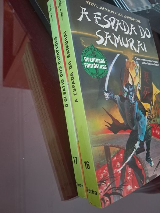 Vendo dois livros fantásticos