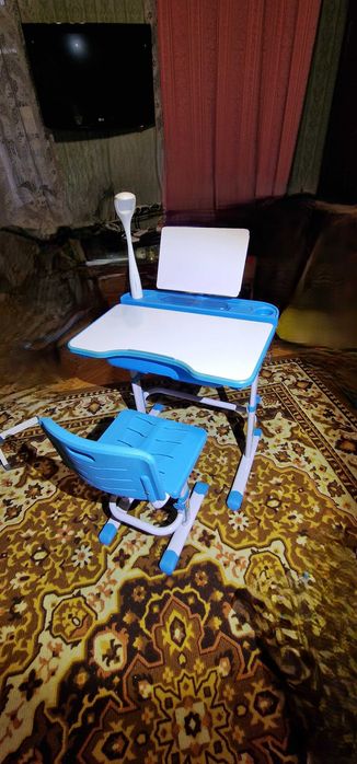 Комплект дитячих меблів Evo-kids ( парта+стілець з лампою) блакитний.