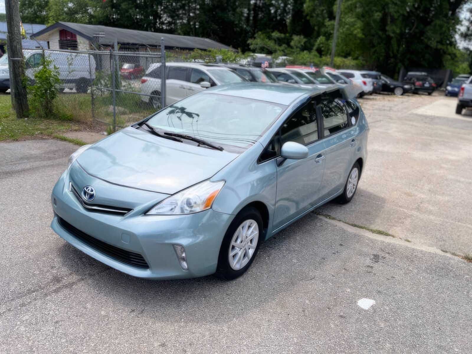 2014 Toyota Prius v Two