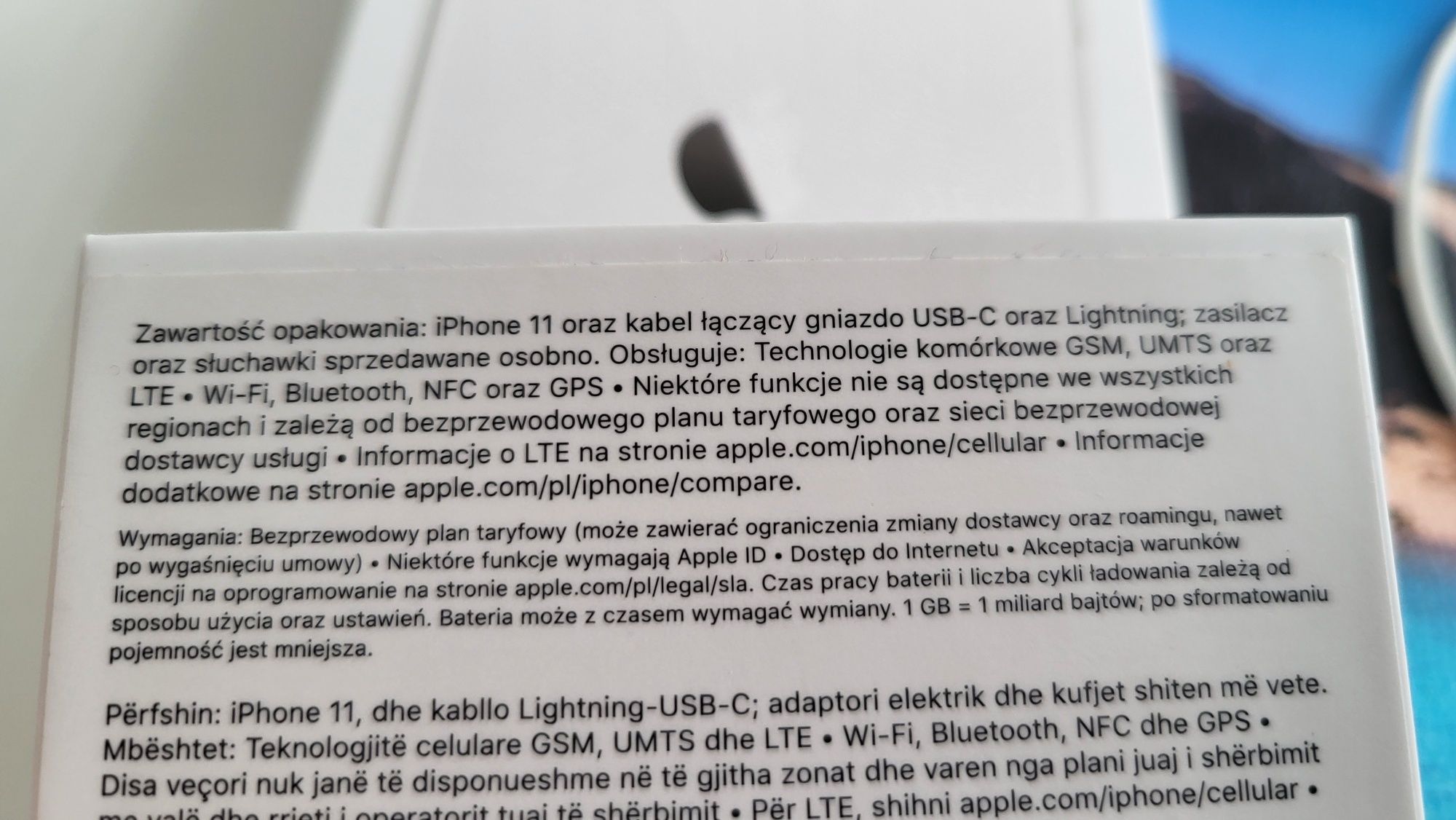 Telefon smarfon iPhone 11  64GB zadbany cały kpl plus akcesoria GRATIS