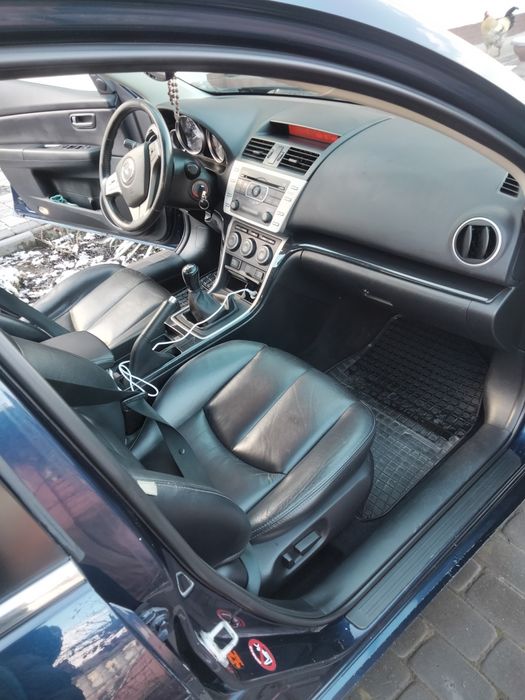 Продам своє авто Мазда 6