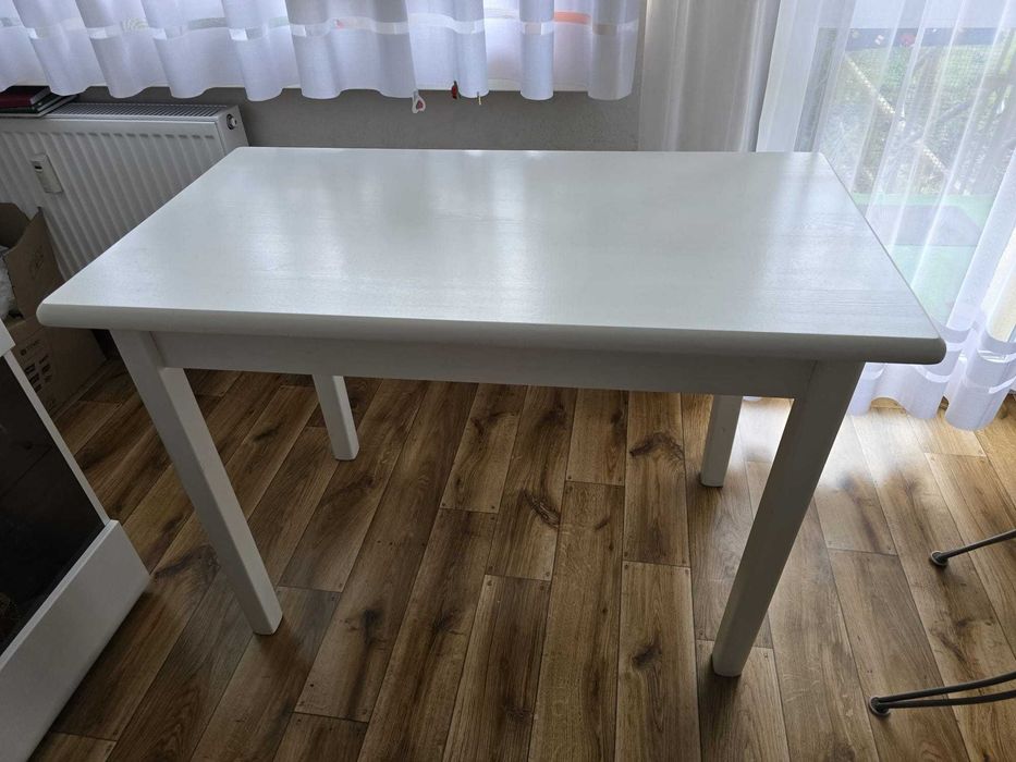 Sprzedam biały stół