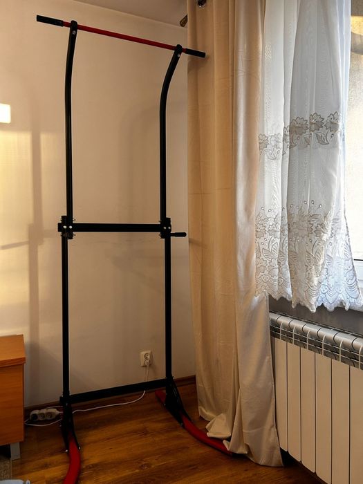 Drążek stacjonarny do podciągania poręcze