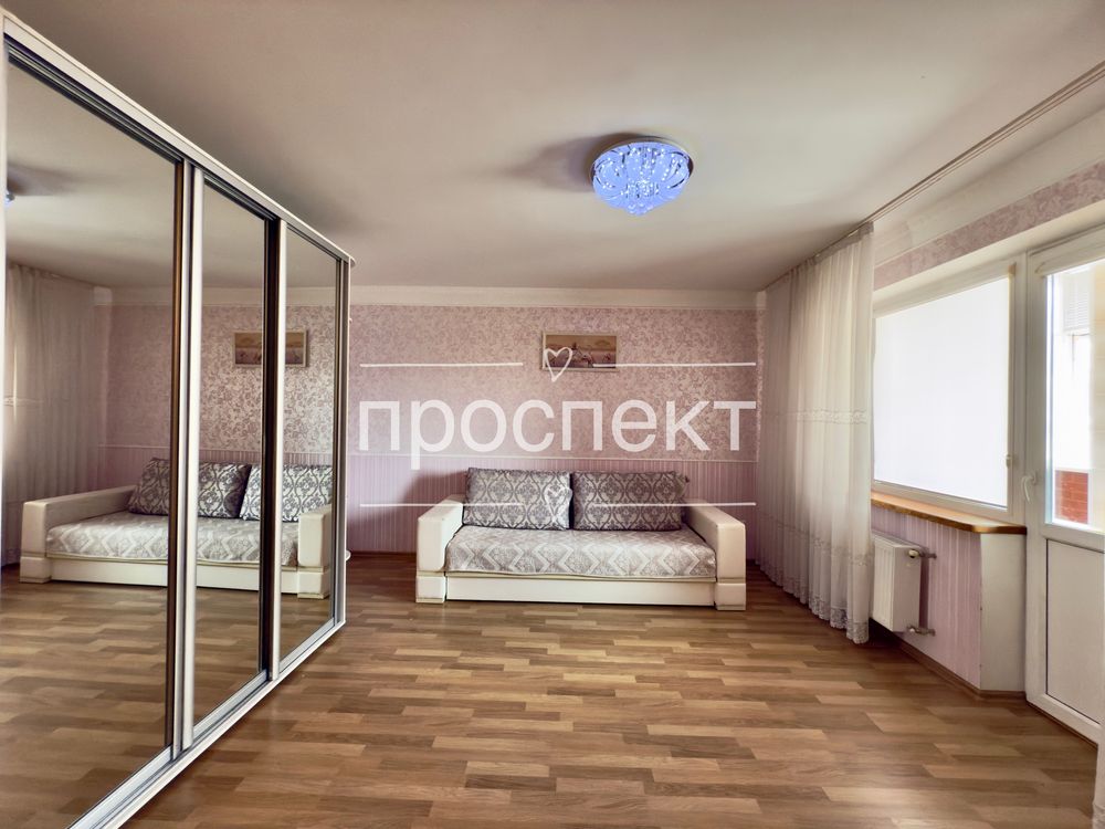 Продаж 1 кімн. квартири з ремонтом вул. Воскресенська ( Центр).