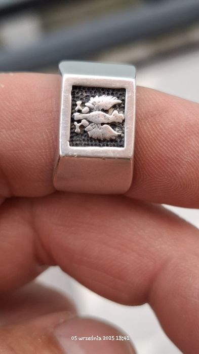 Stary sygnet orłem  w koronie