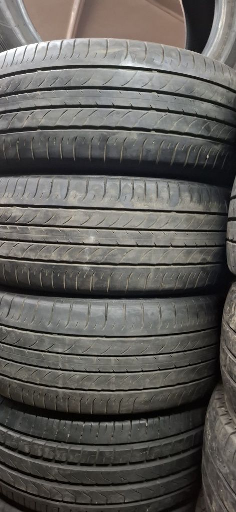 235/55/20 Dunlop