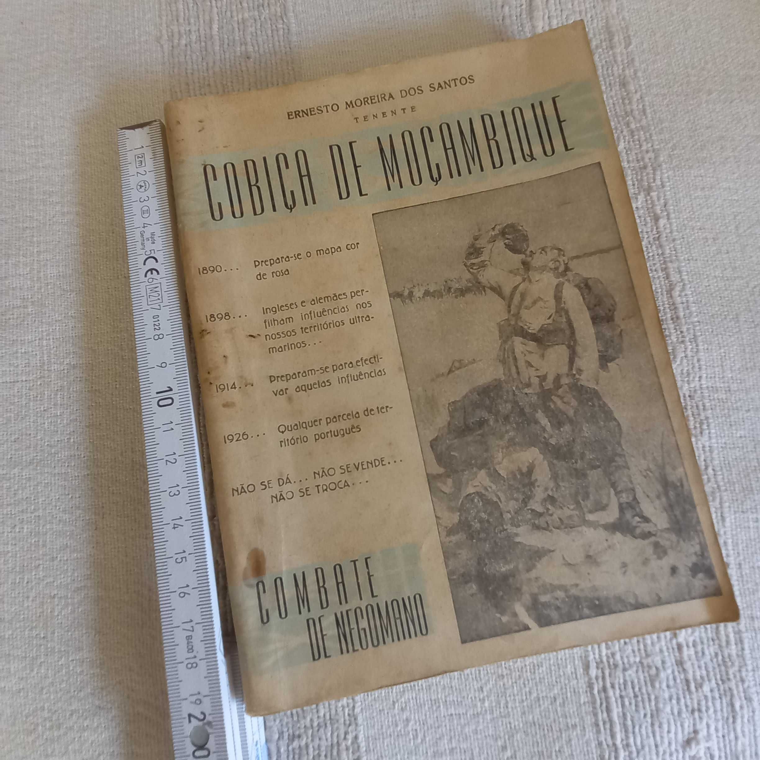 Livro antigo sobre Moçambique