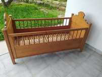 cama de bébé antigo