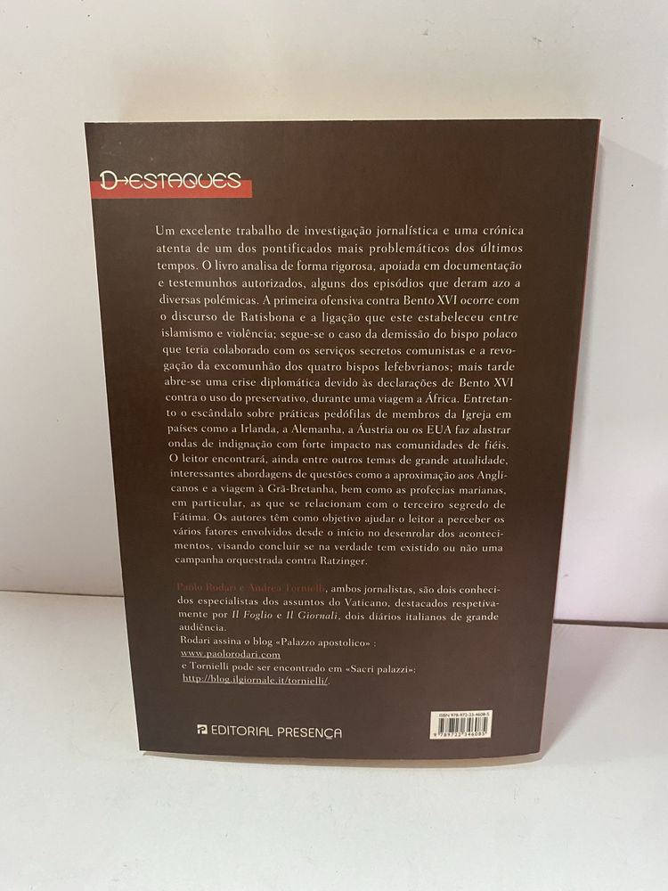 Livro - Ataques ao Papa