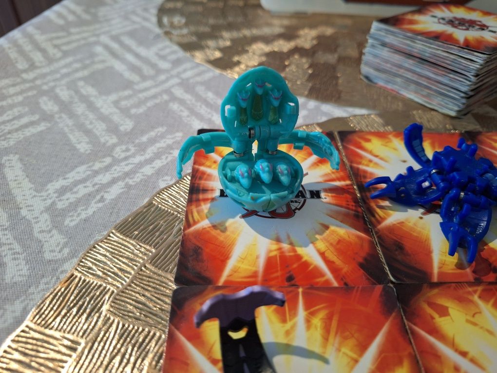 Bakugan 14 kulek + karty