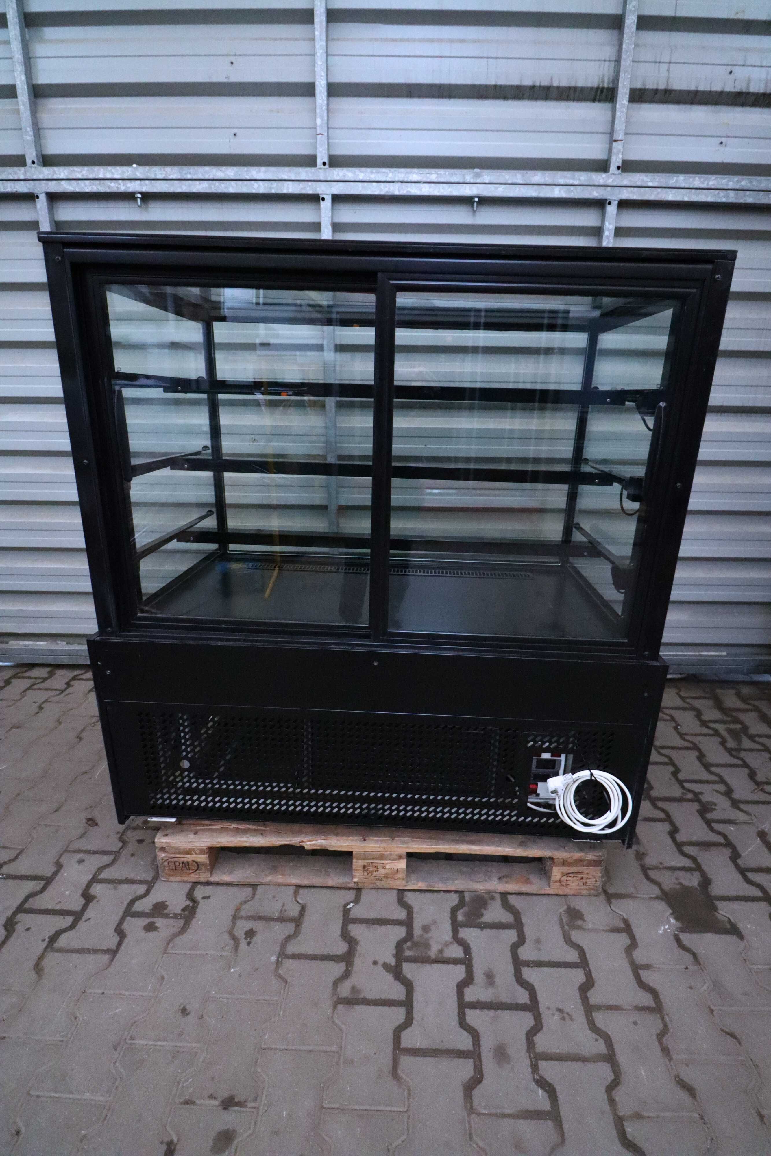 Witryna cukiernicza 134 cm