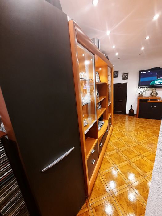 Móvel de sala italiano com iluminação