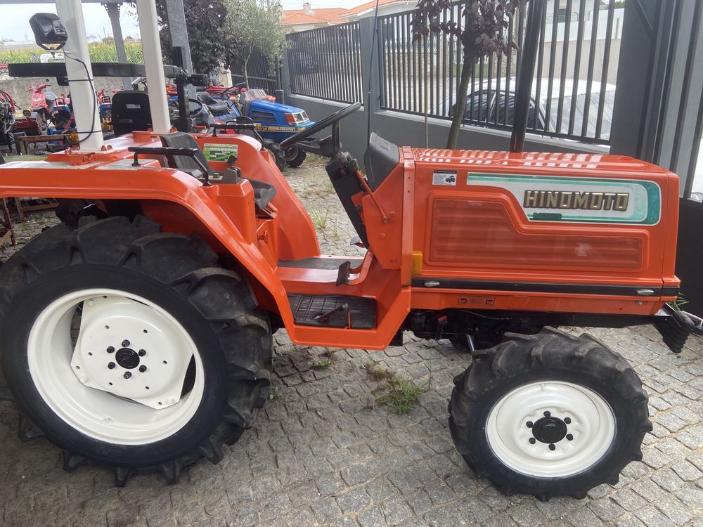 Tractor Hinomoto 30cv direção assistida e inversor com garantia