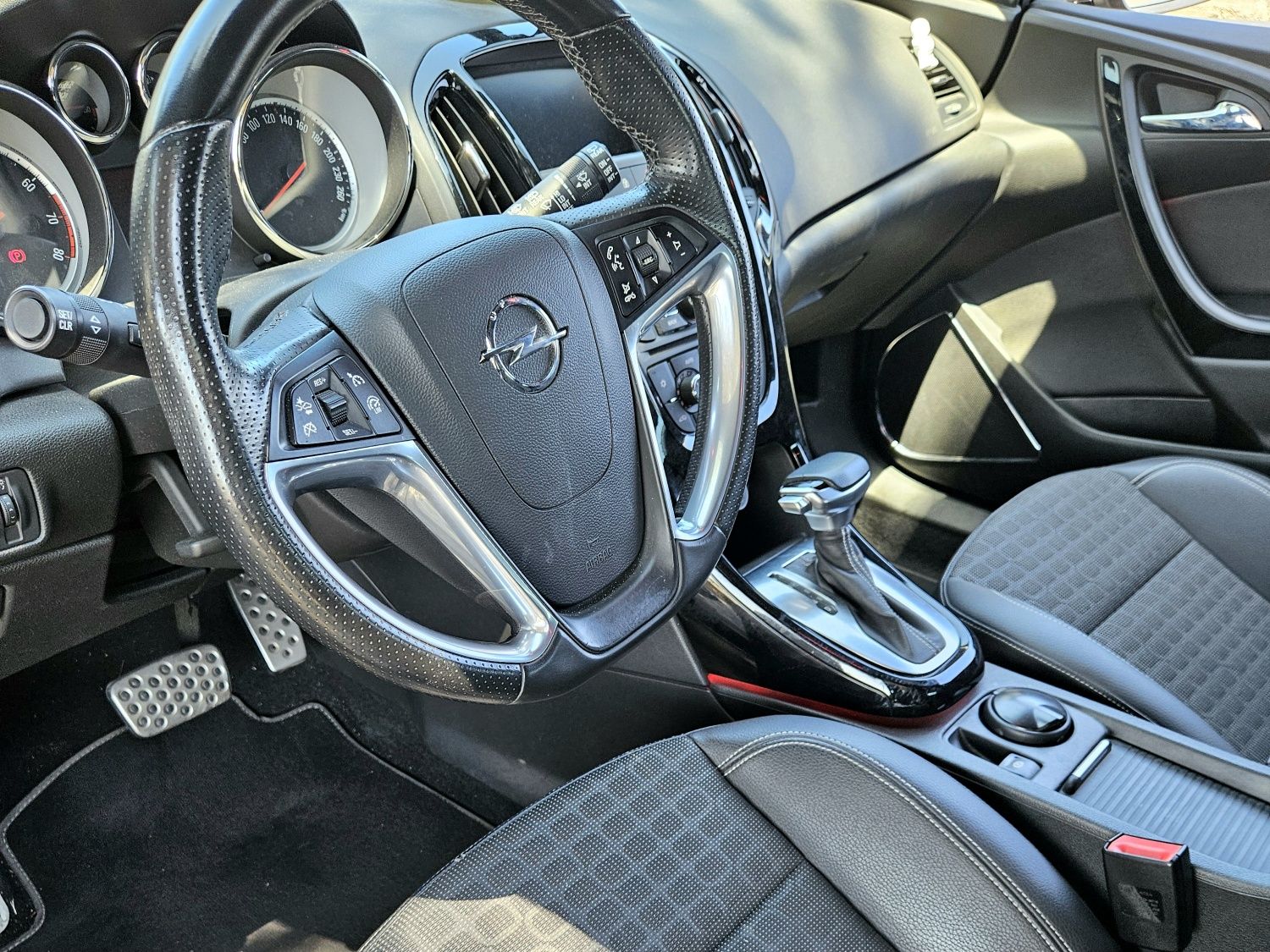 Opel Astra J GTC