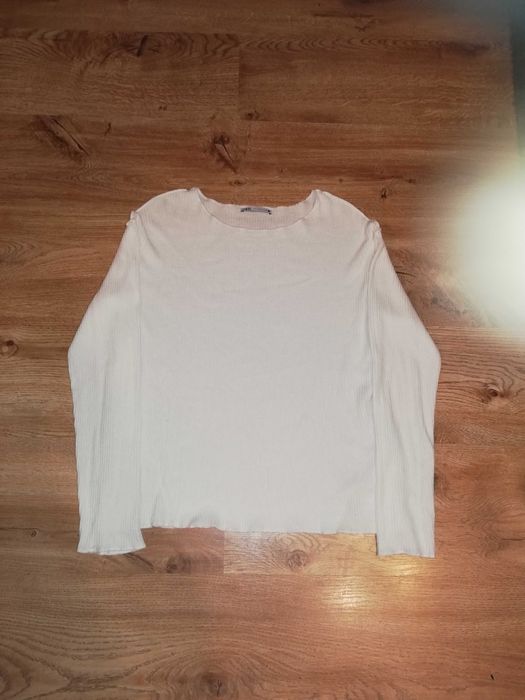 Piękny sweterek damski