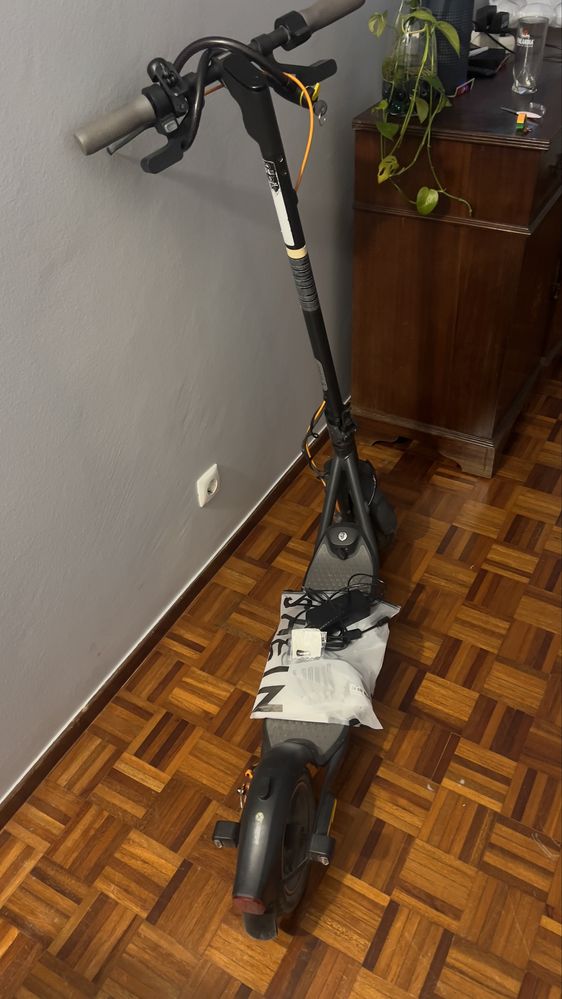 Trotinet nineboot