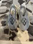 Yeazy foam runner