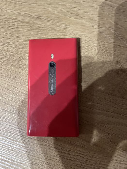 Różowa nokia lumia uszkodzona na części