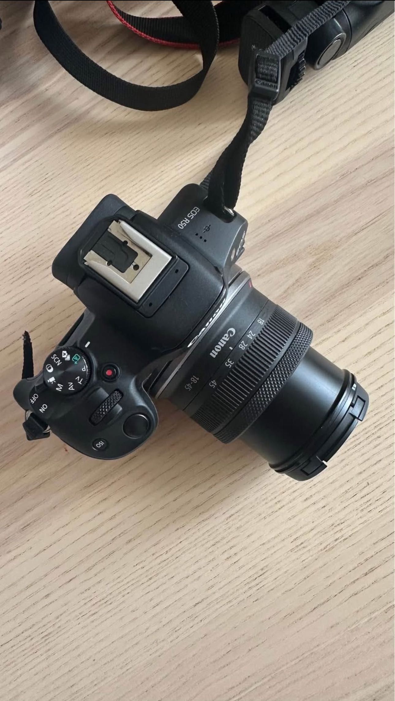 Canon R50 + RFS  18-45 + Kit Content Creator