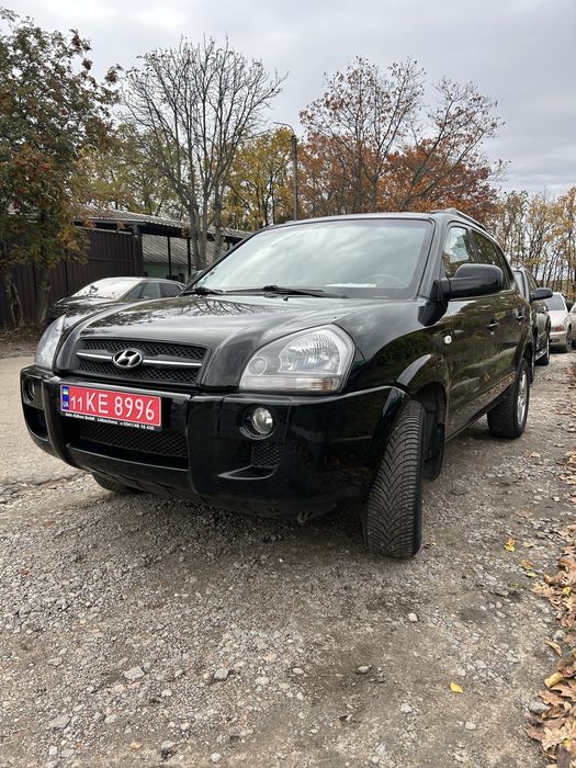 Хундай Туксон 2.0 бензин, механіка,пригнаний з Німеччини,тел.09771963,
