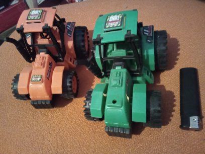 Трактор игрушка (остатки)