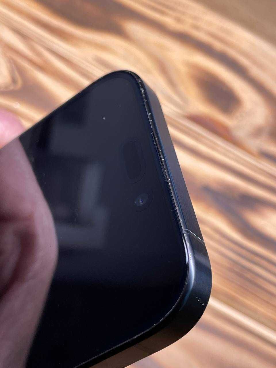 Телефон iPhone 15 Pro 128 Gb eSim Black Titanium