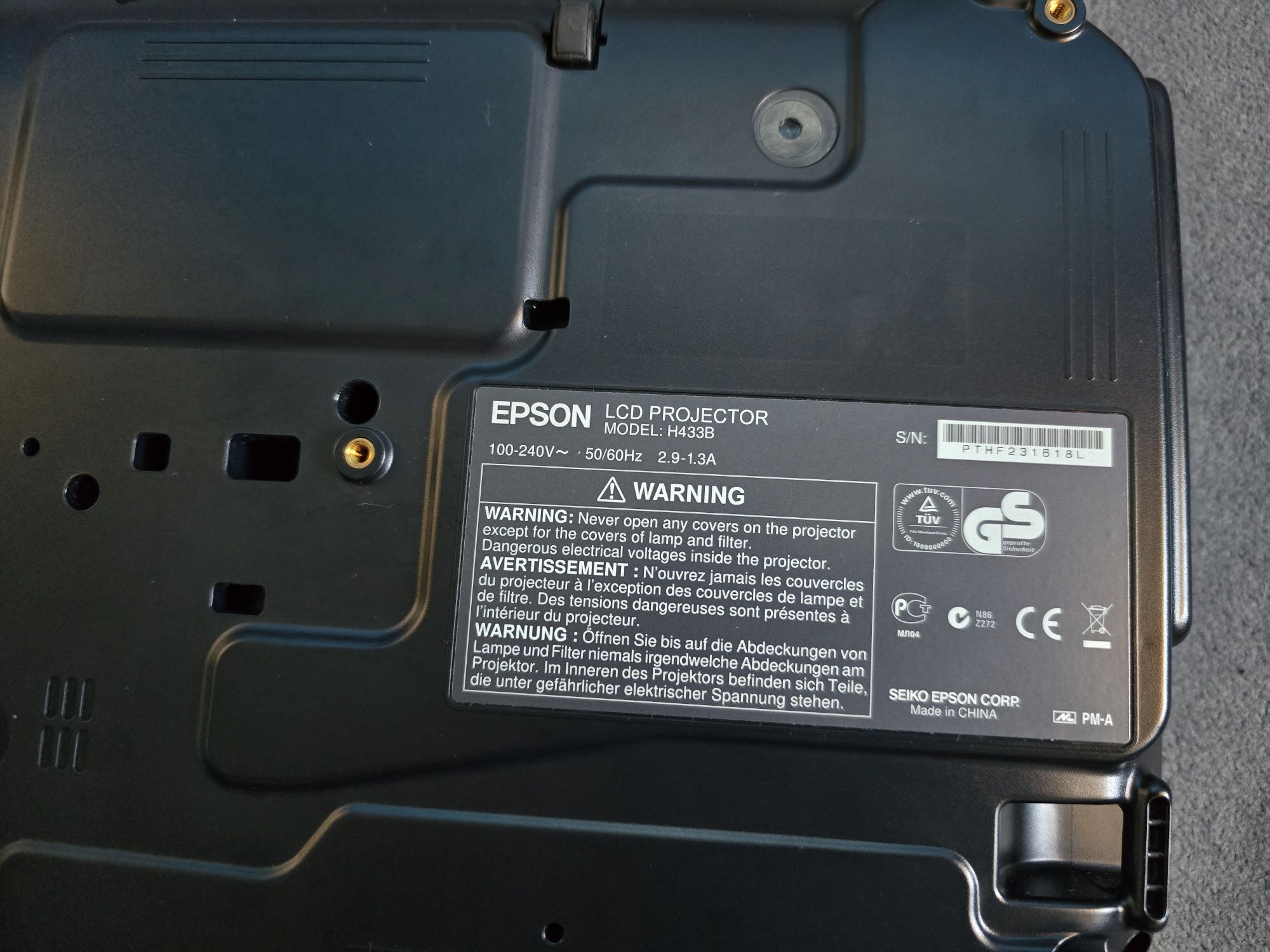Projektor multimedialny Epson EB-S02 z pilotem i walizką