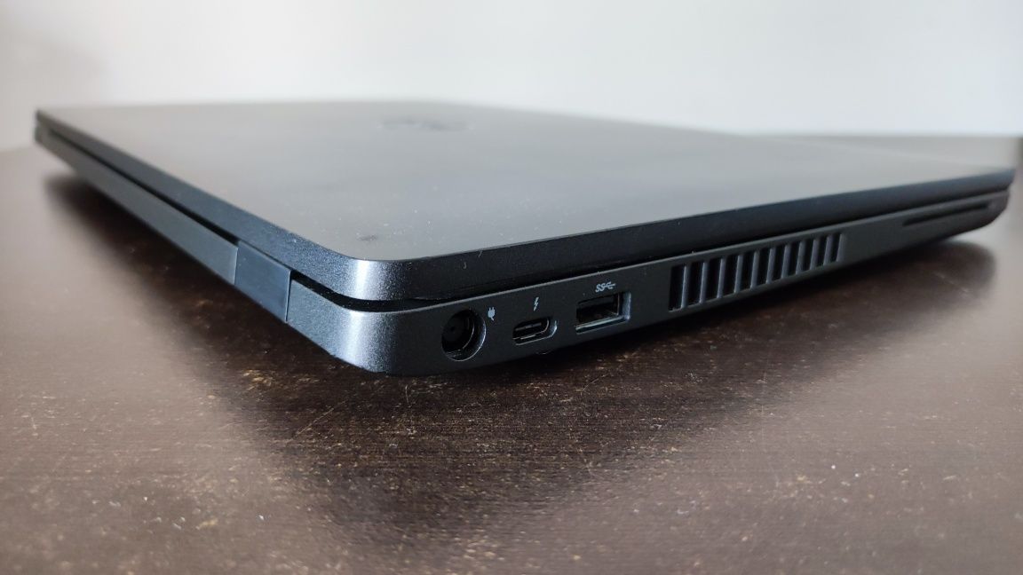 Portátil Dell Precision 3450 i5-8265U|16GB|M2 256GB|15.6"|Radeon Pro