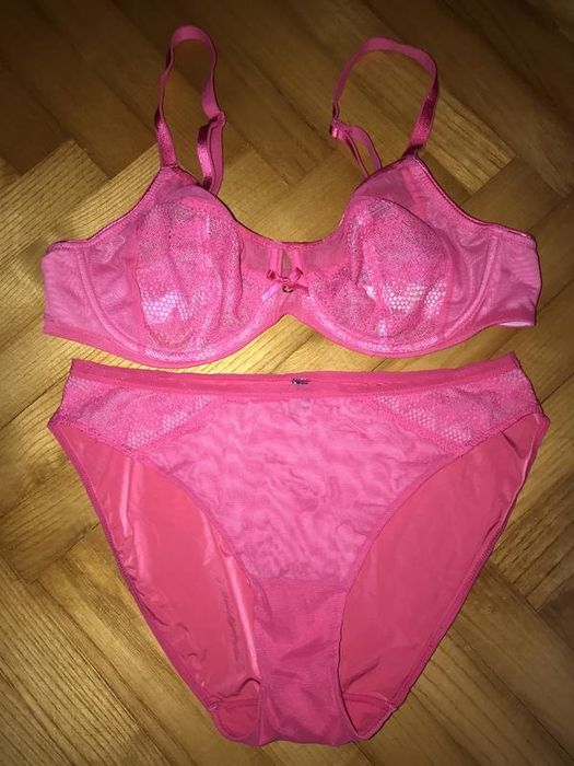 Chantelle-розкішний комплект білизни! верх-75b, низ-s/m!