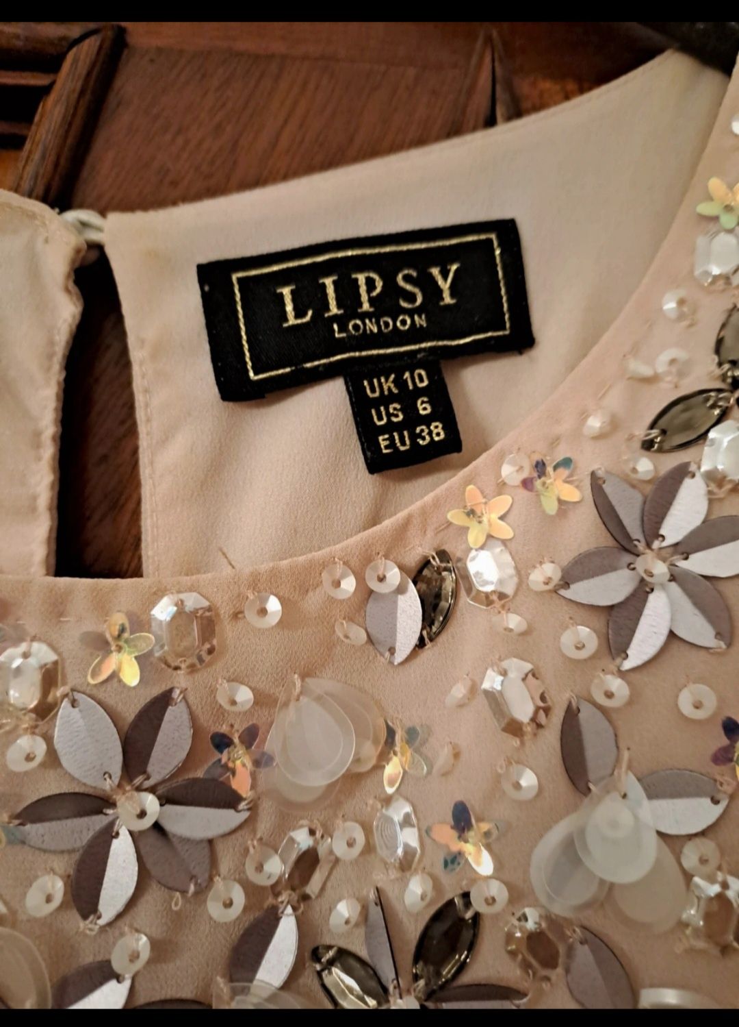 Vestido LIPSY com apliques