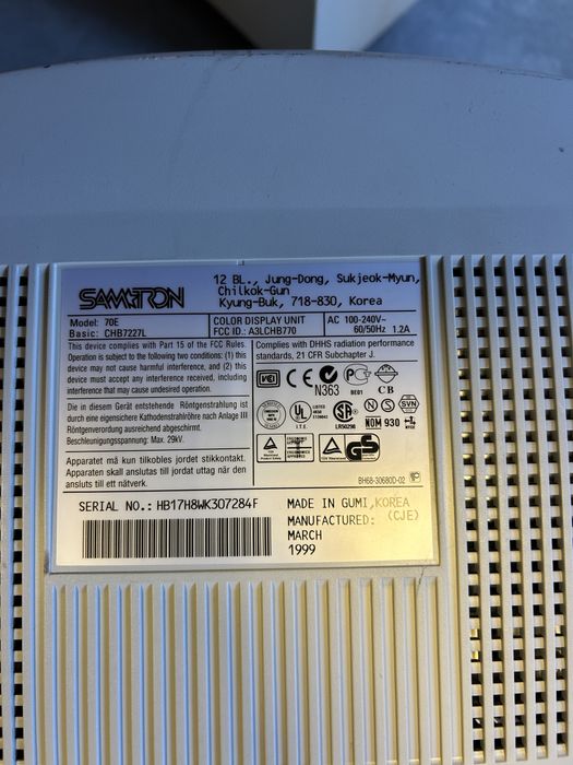 Monitor antigo em otimo estado de conservacao