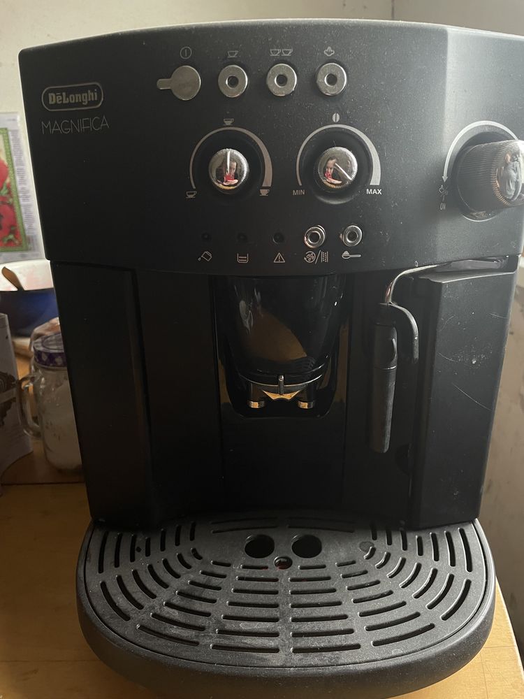 Кофемашина DeLonghi Magnifica