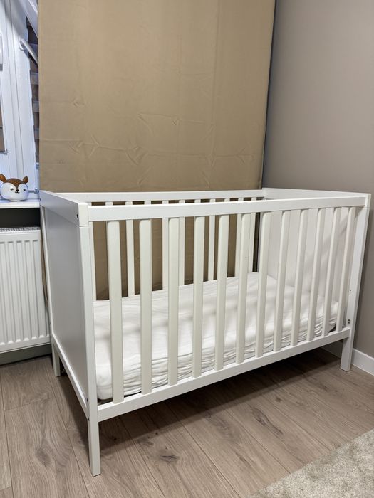 Łóżeczko niemowlece + materac