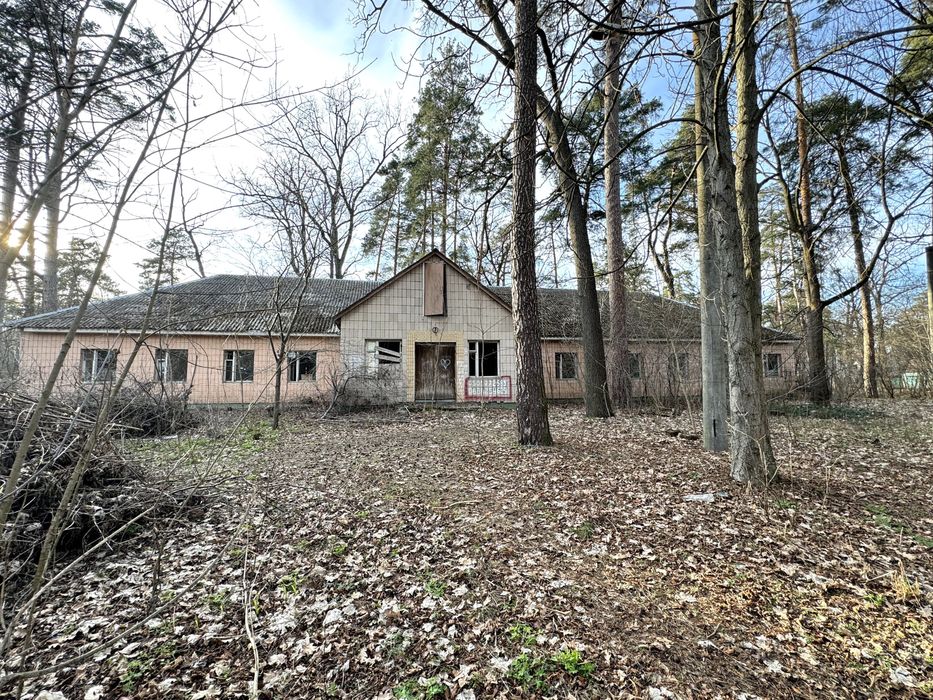 Ворзель, продаж комплексу будівель 800м2 + 6гектарів ділянки території