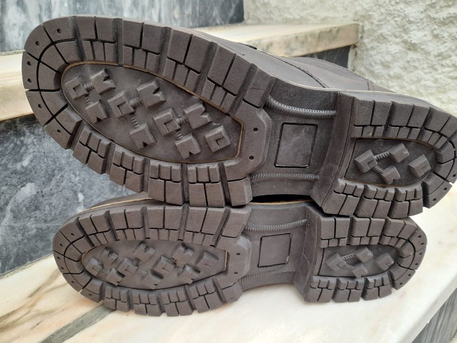 Sapatos/botas novos