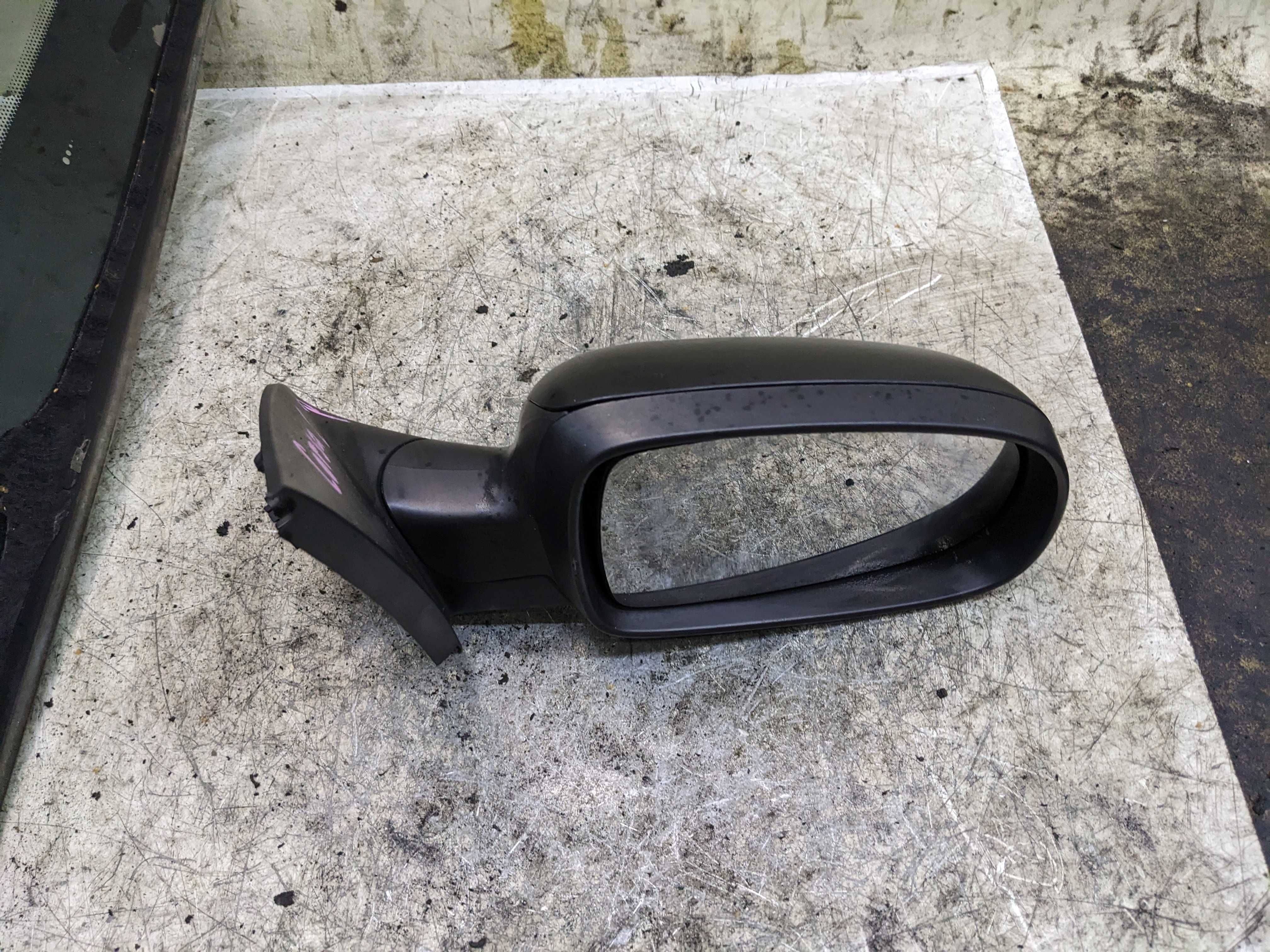 Opel Corsa C Lusterko Prawe