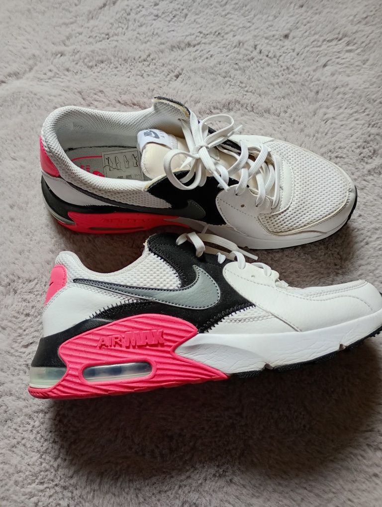 Nike Air Max Excee r.40,5