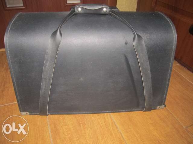 Продам мотор і футляр для машинки.