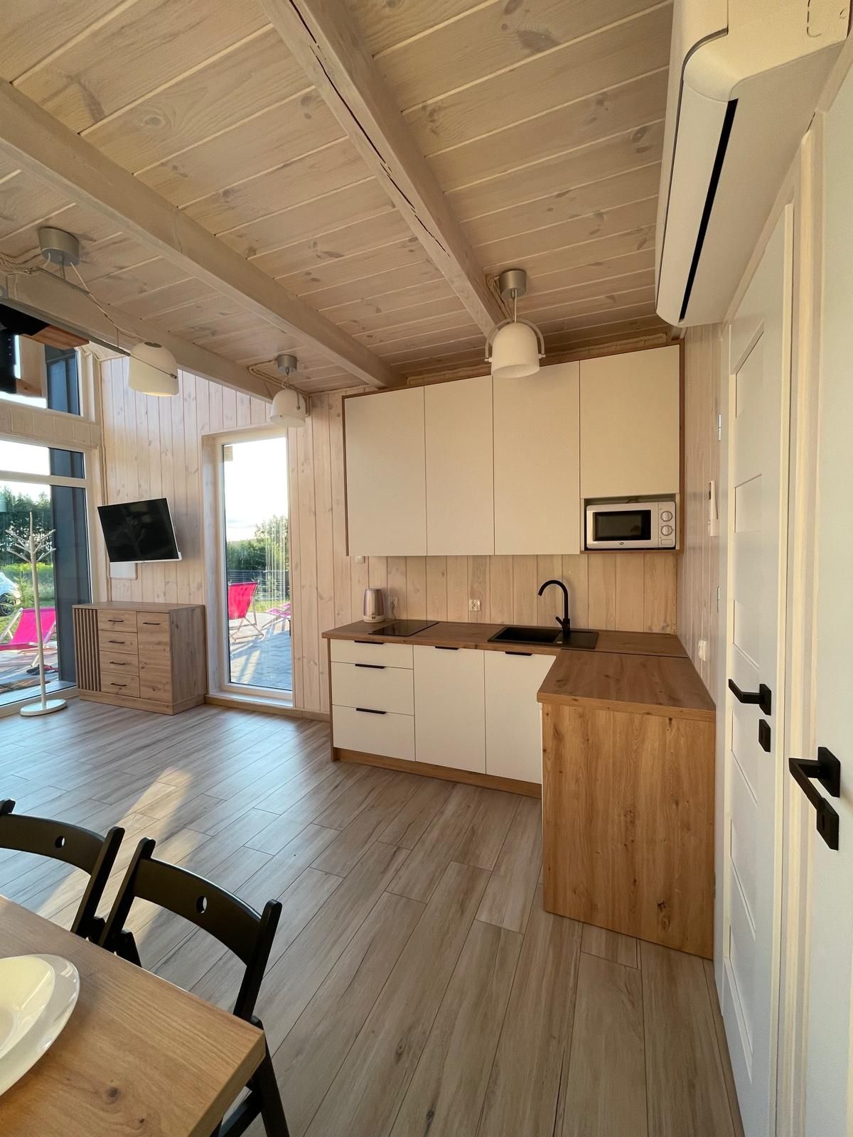 Wieczór Panieński 12 osób Black Spa Residence Jacuzzi Sauna Basen