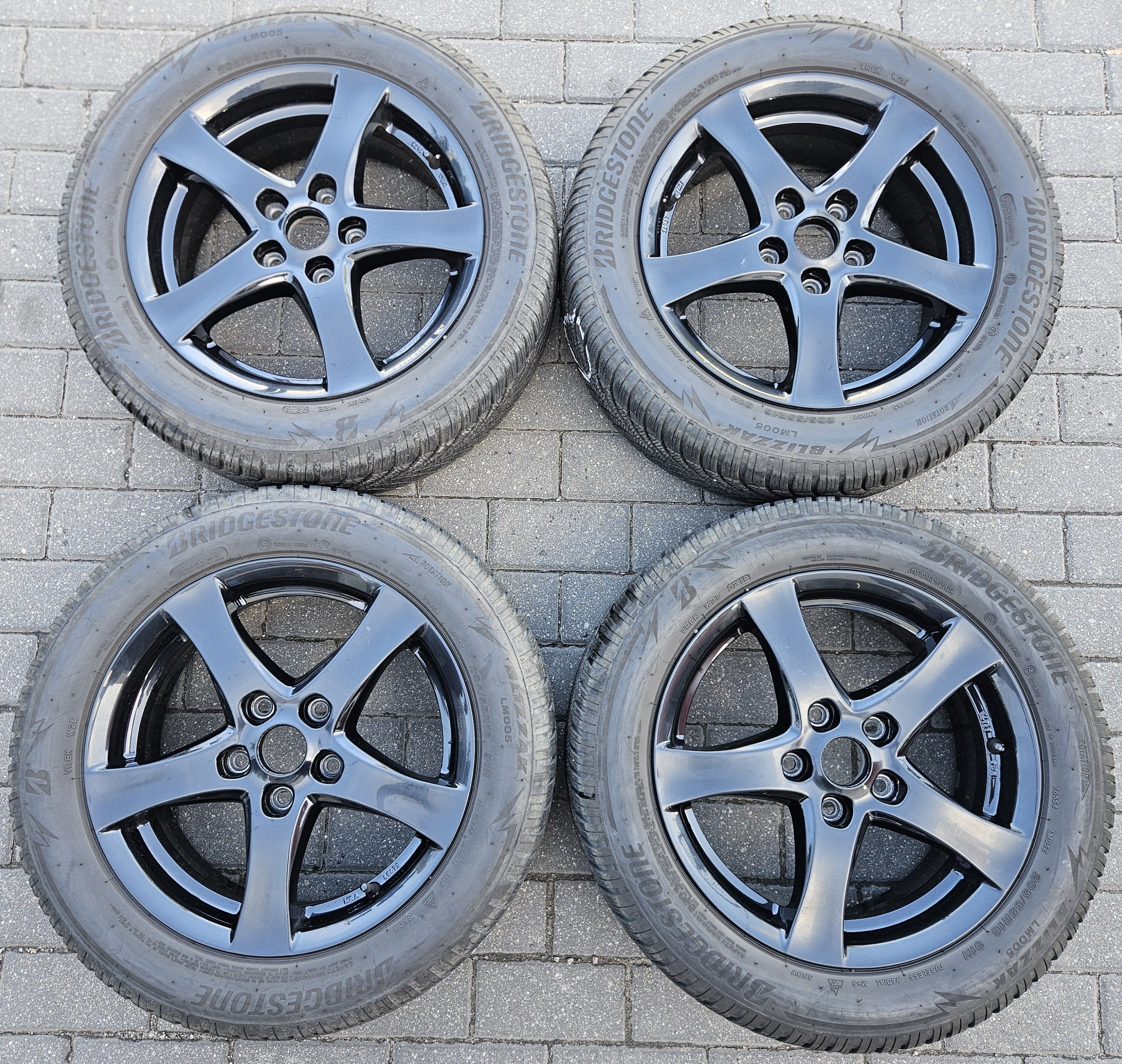 4x Felgi aluminiowe BORBET czarne 6.0 x 16 5x112 ET48 Audi Seat Skod