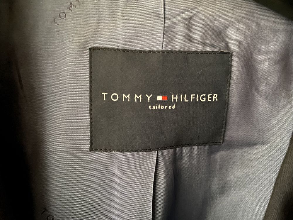 Классический мужской костюм Tommy Hilfiger