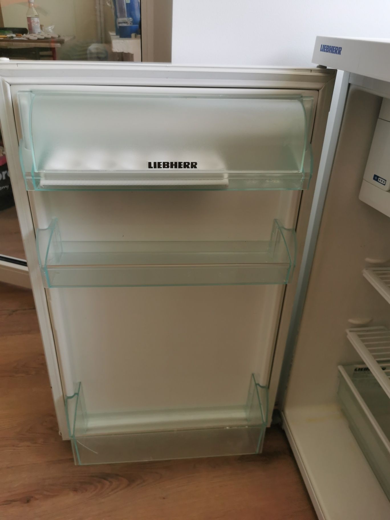 Mała lodowka lodówka Liebherr