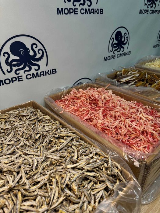 Снеки до пива, закуски: рибка, джерки, фісташки