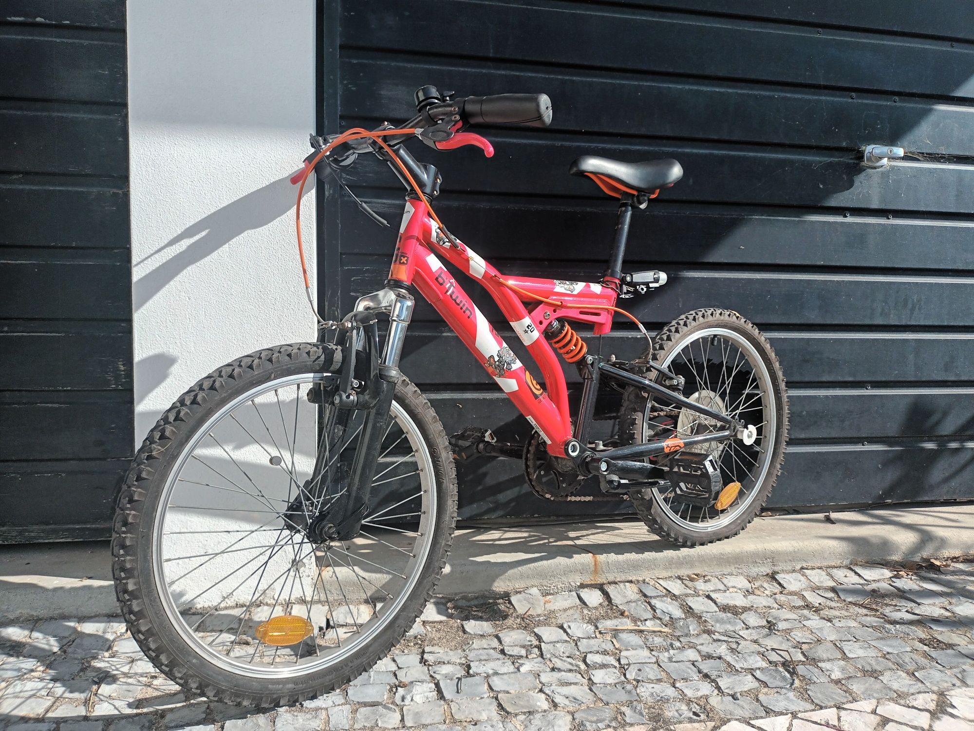 Bicicleta com suspensão