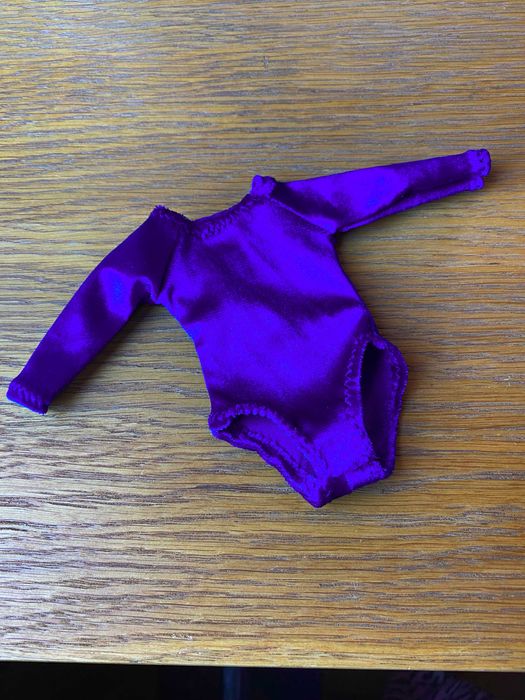 Пушистый жакет, купальник и кедики куклам Paola Reina ростом 32 см.