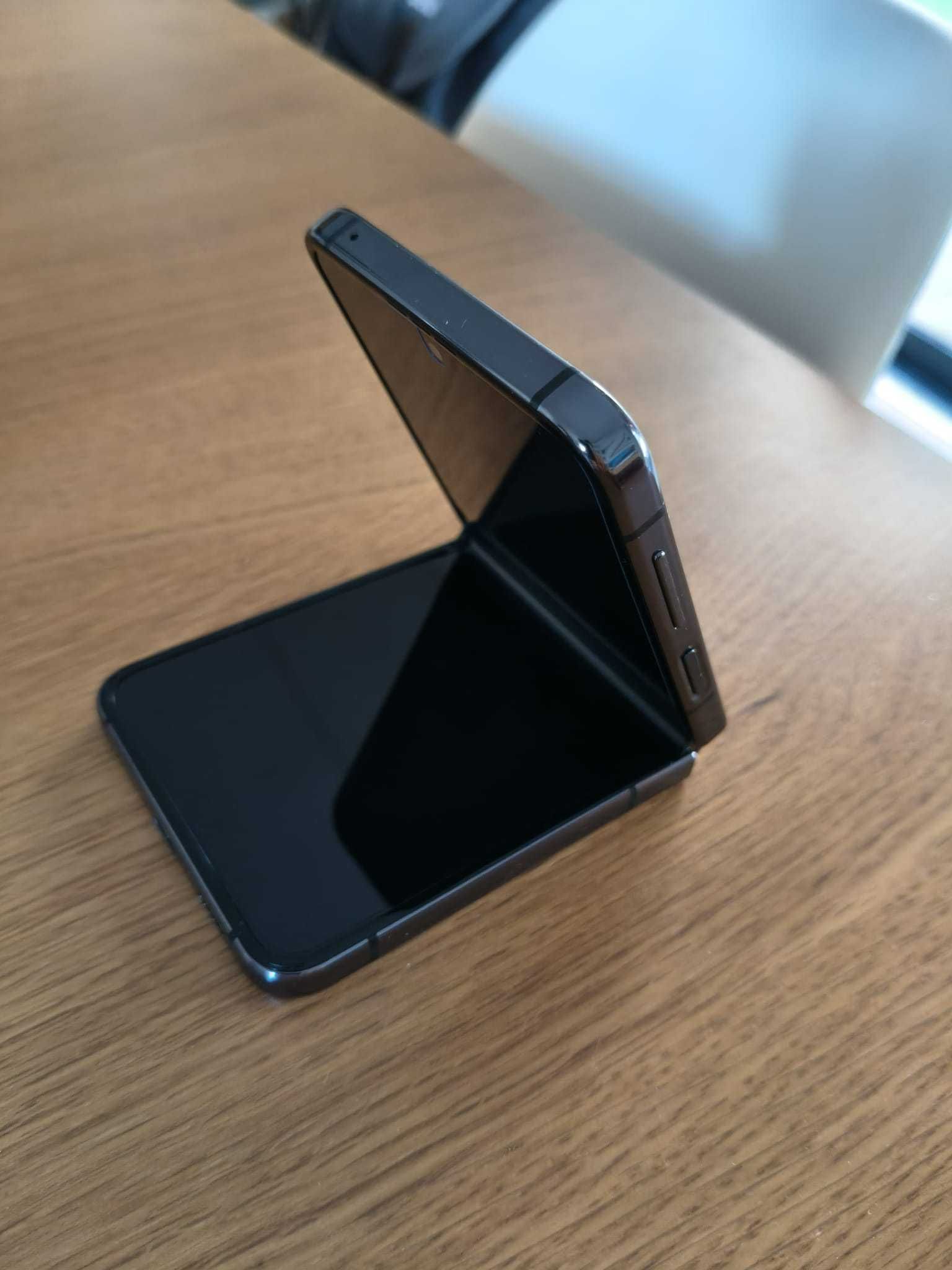 Samsung Galaxy Z Flip 5 (praticamente novo)